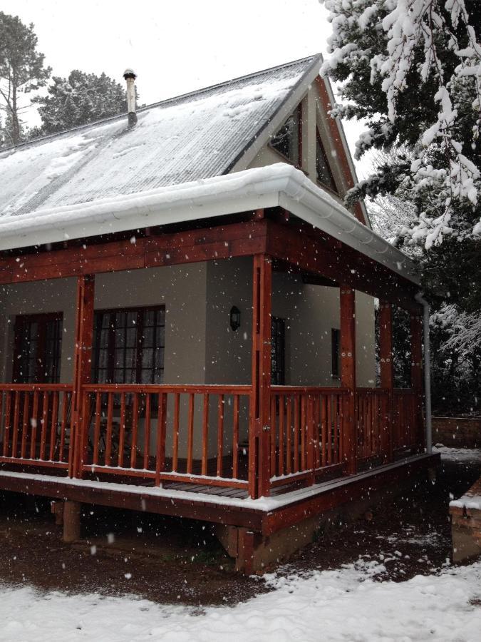 Laragh-On-Hogsback Villa ภายนอก รูปภาพ